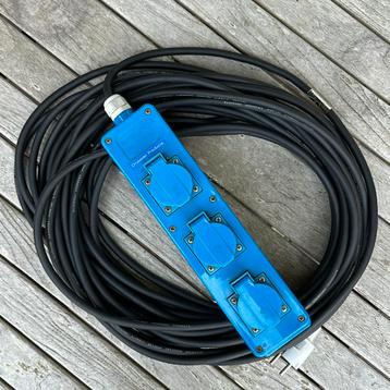 Professioneel Stekkerdoos neopreen snoer 3x1,5mm2 20 meter beschikbaar voor biedingen