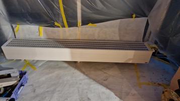 Plintradiator - Compact & Efficiënt beschikbaar voor biedingen