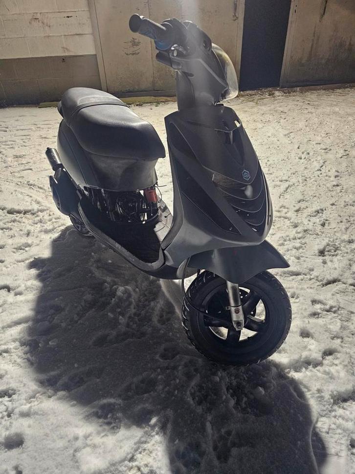 Piaggio zip, Fietsen en Brommers, Scooters | Piaggio, Gebruikt, Zip, Maximaal 25 km/u, Tweetakt, Ophalen