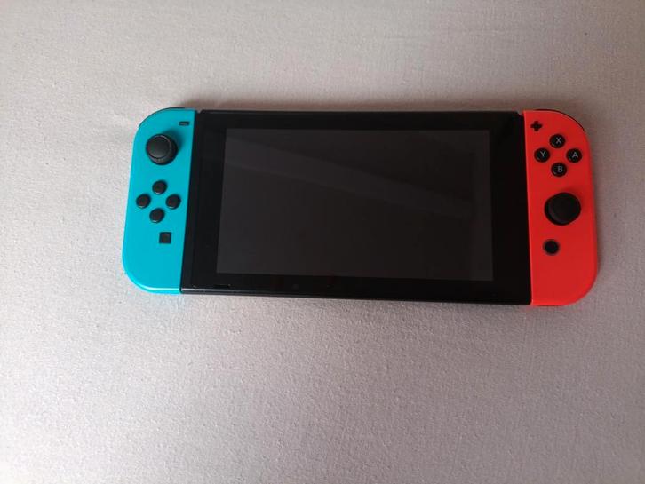 Nintendo Switch + Nintendo Sports + Stuurtjes, Spelcomputers en Games, Spelcomputers | Nintendo Switch, Zo goed als nieuw, Switch Original