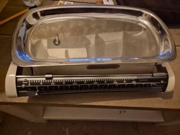 Keukenweegschaal vintage beschikbaar voor biedingen