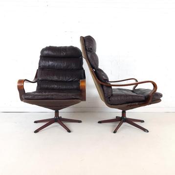 2x vintage draaifauteuil beschikbaar voor biedingen
