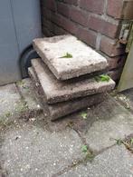 Gratis Tegels 4x 30 bij 30 cm, 2 keer de helft, Ophalen, Gebruikt, 10 m² of meer, Beton