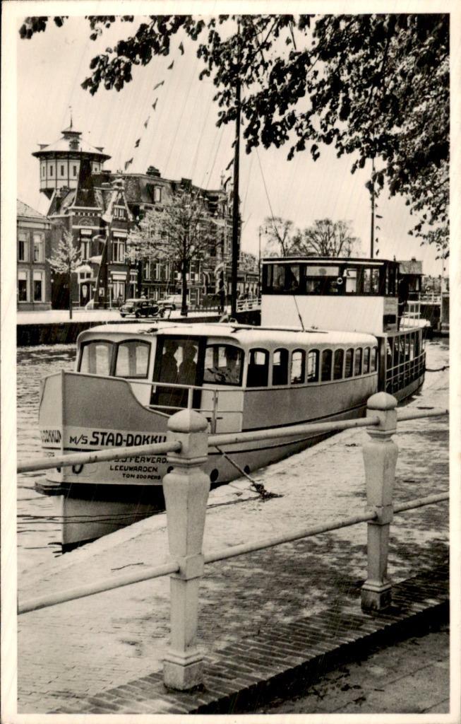 Dokkum - Salonboot, Verzamelen, Ansichtkaarten | Nederland, Ongelopen, Friesland, Voor 1920, Ophalen of Verzenden