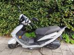 Kymco VP50 – nieuwe accu + helm – rijdt top!, Fietsen en Brommers, Scooters | Kymco, Ophalen, Gebruikt, 49 cc, Agility