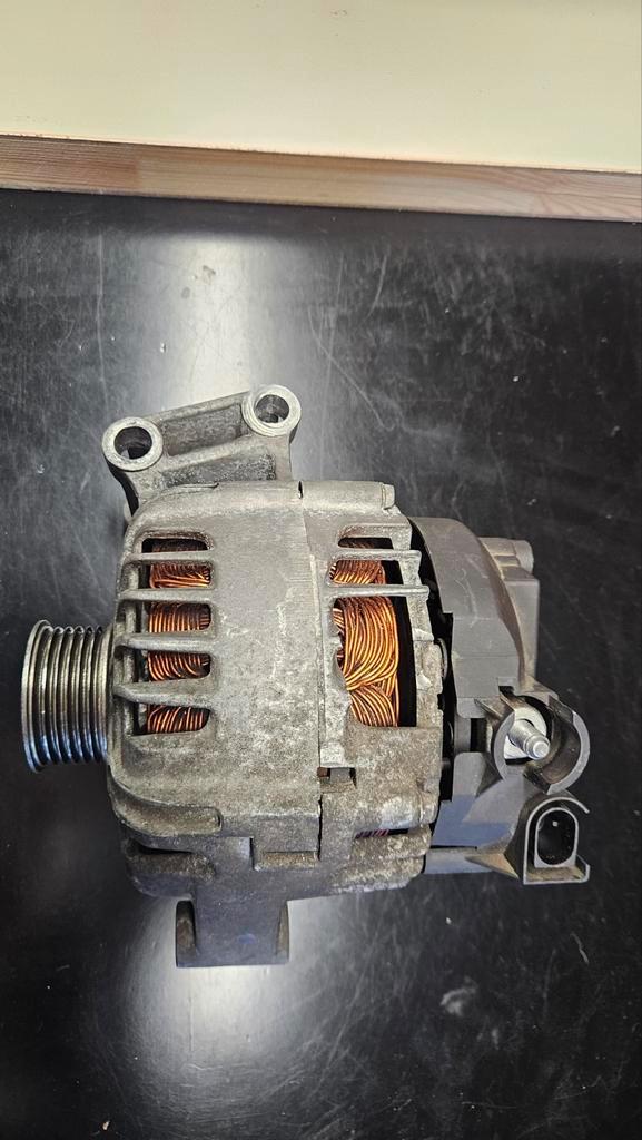 Dynamo Ford - Gebruikt, Auto-onderdelen, Motor en Toebehoren, Ford, Gebruikt, Ophalen of Verzenden