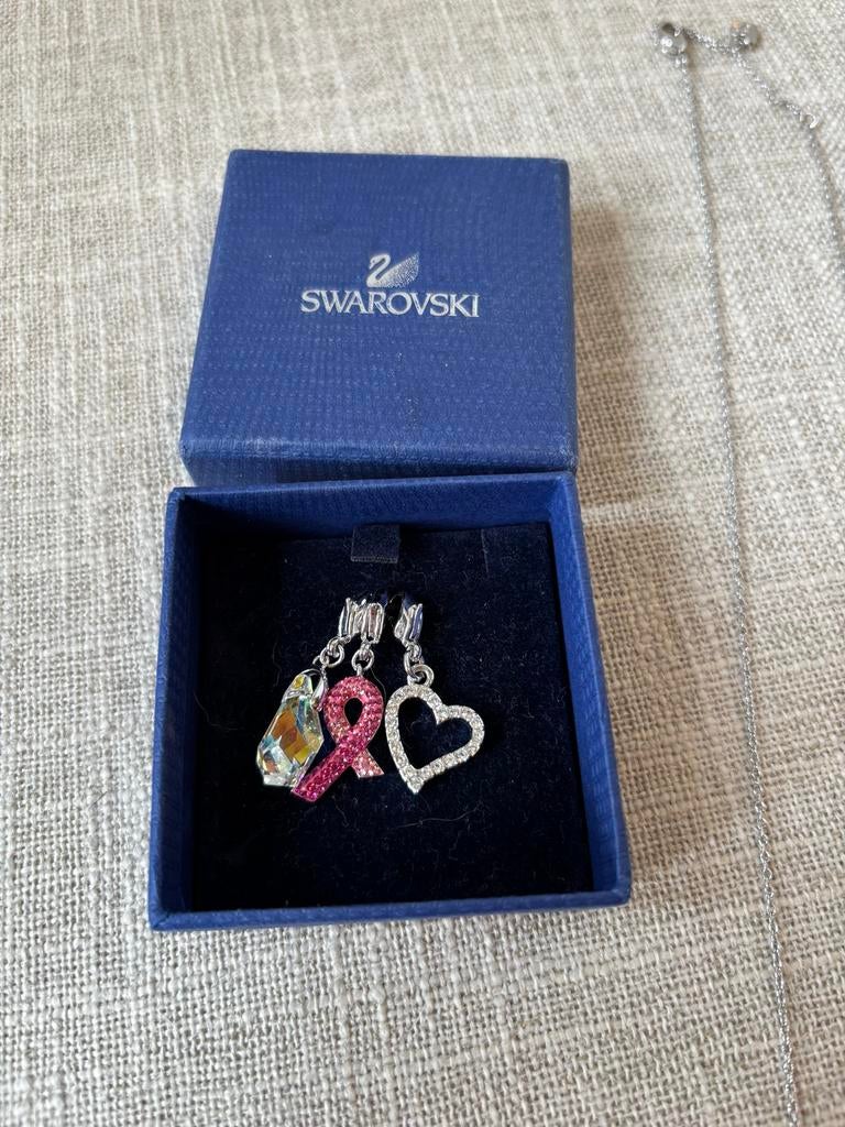 Swarovski bedels met ketting - Zo goed als nieuw, Glas of Kristal, Zo goed als nieuw, 2 of 3 bedels, Met strass