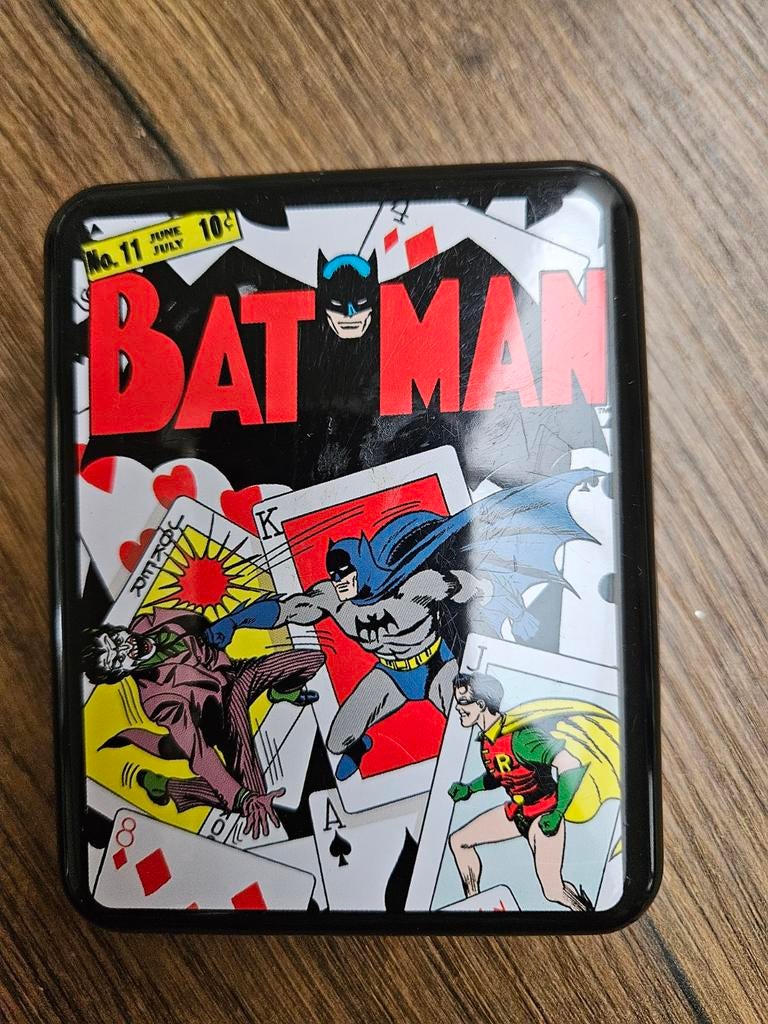 Batman speelkaarten in blikken doosje, Vijf spelers of meer, Ophalen of Verzenden, Gebruikt, Cartamundi