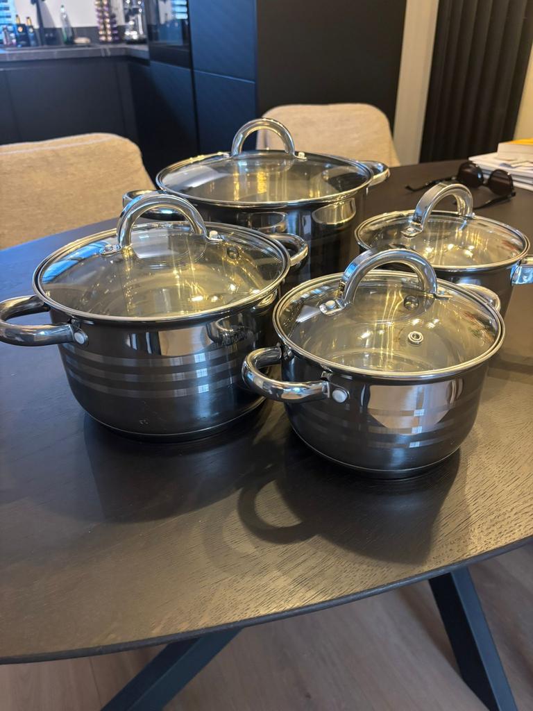 8 delige pannenset - Blaumann, Ophalen, Zo goed als nieuw, Rvs, Pannenset