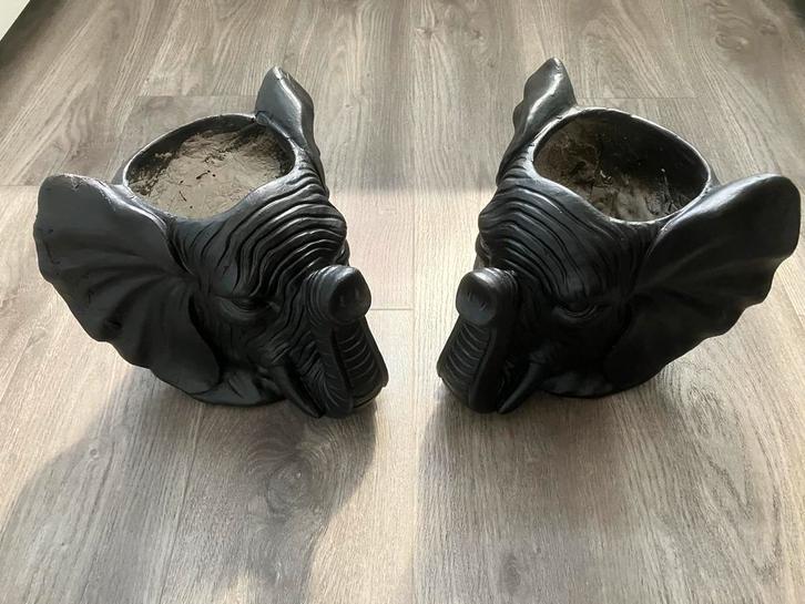 Set van 2 zwarte olifant bloempotten, Tuin en Terras, Bloempotten, Gebruikt, Overige materialen, Binnen, Minder dan 40 cm, Minder dan 25 cm