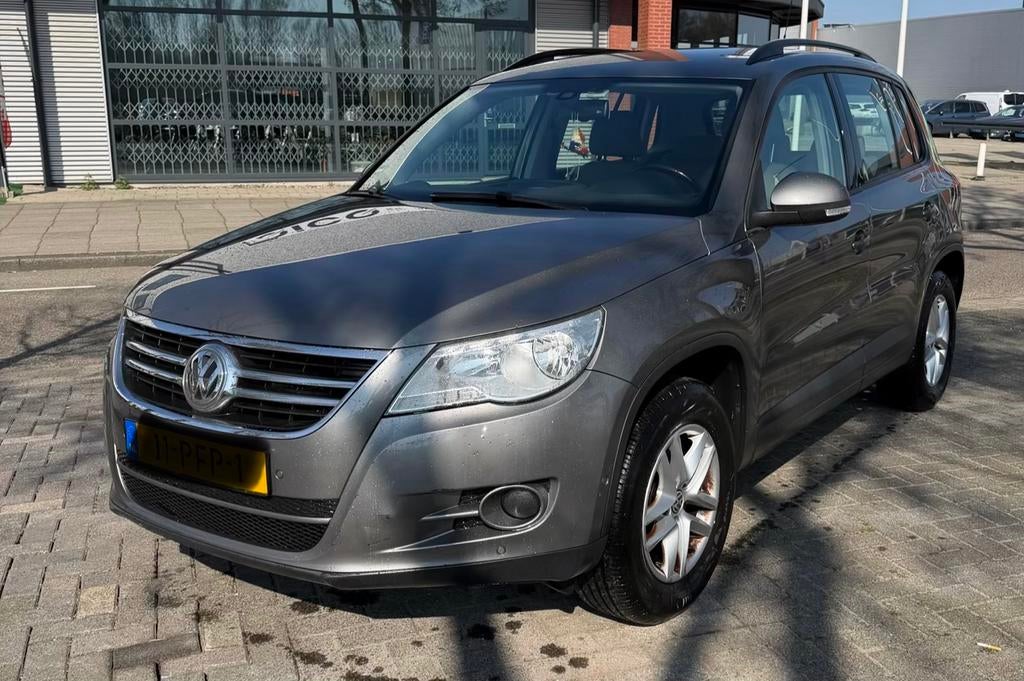 Volkswagen Tiguan 1.4 TSI 110KW 2011 Grijs, Auto's, Voorwielaandrijving, 15 km/l, 1800 kg, 4 cilinders