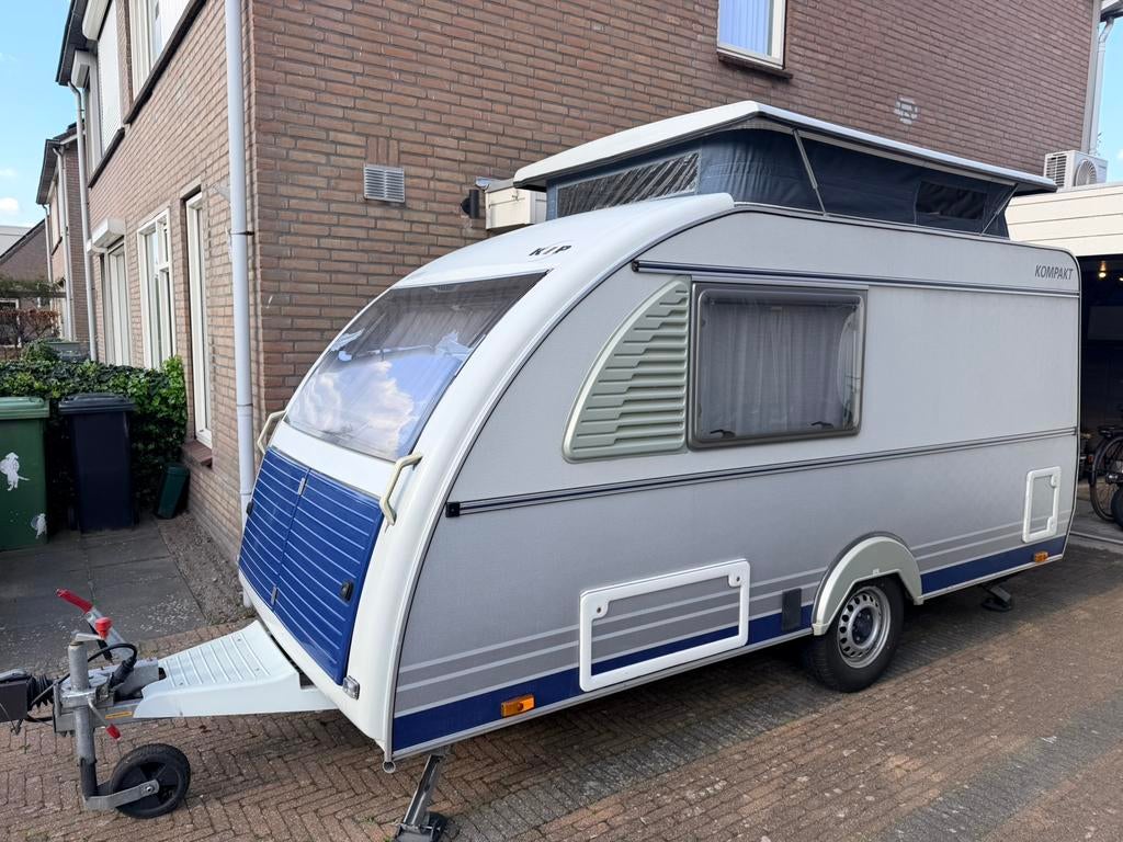 KONINGSDAGPRIJS: Kip kompakt 37 EKV 1998, Luxe voortent., Standaardzit, Kip, Tot en met 2, Particulier