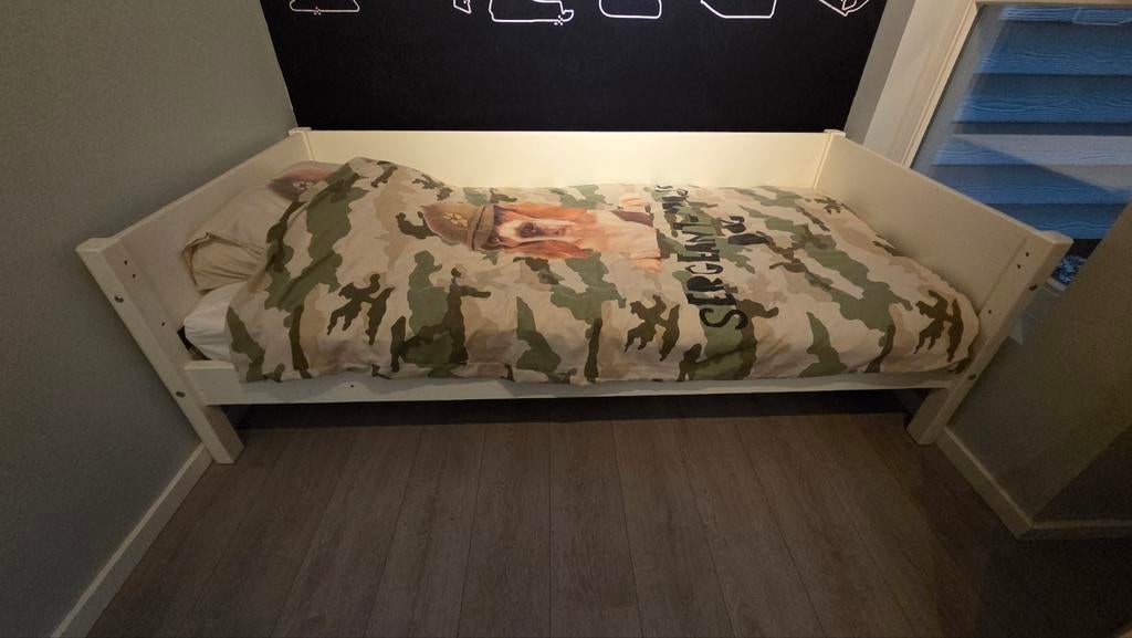 Eenpersoonsbed van Flexa, Ophalen, 90 cm, Eenpersoons, Wit