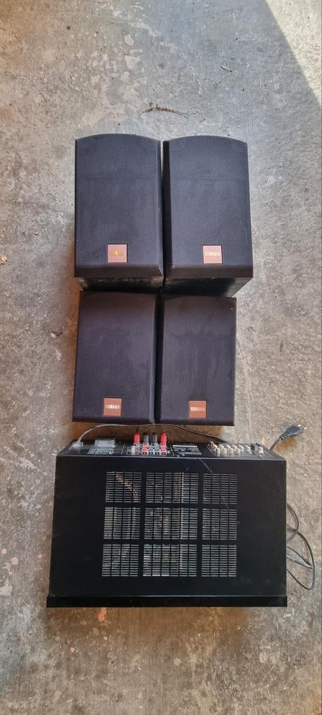 Yamaha RX-V392RDS Receiver met 4 NS-M40 Speakers, Gebruikt, 120 watt of meer, Front, Rear of Stereo speakers, Ophalen