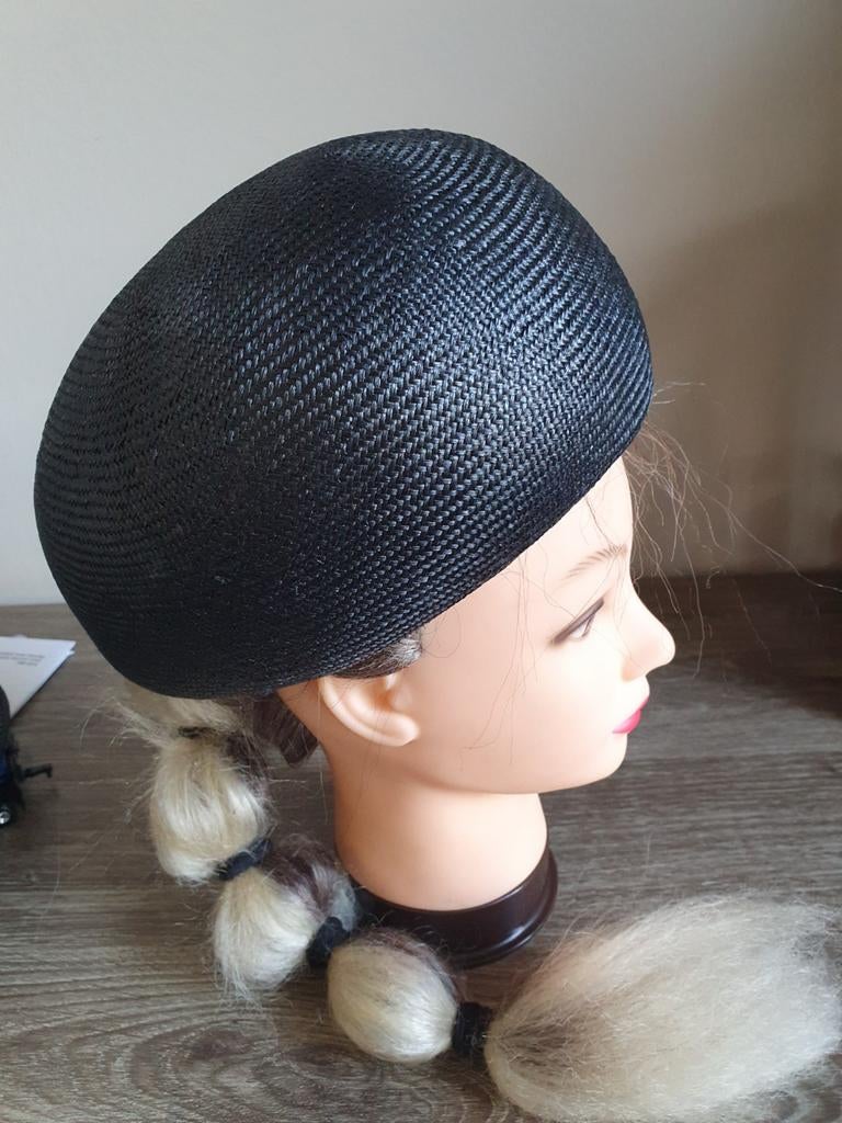 Zwart dopje/hoed maat 54, Kleding | Dames, Hoeden en Petten, Ophalen of Verzenden, Zo goed als nieuw, 58 cm (L, 7¼ inch) of meer