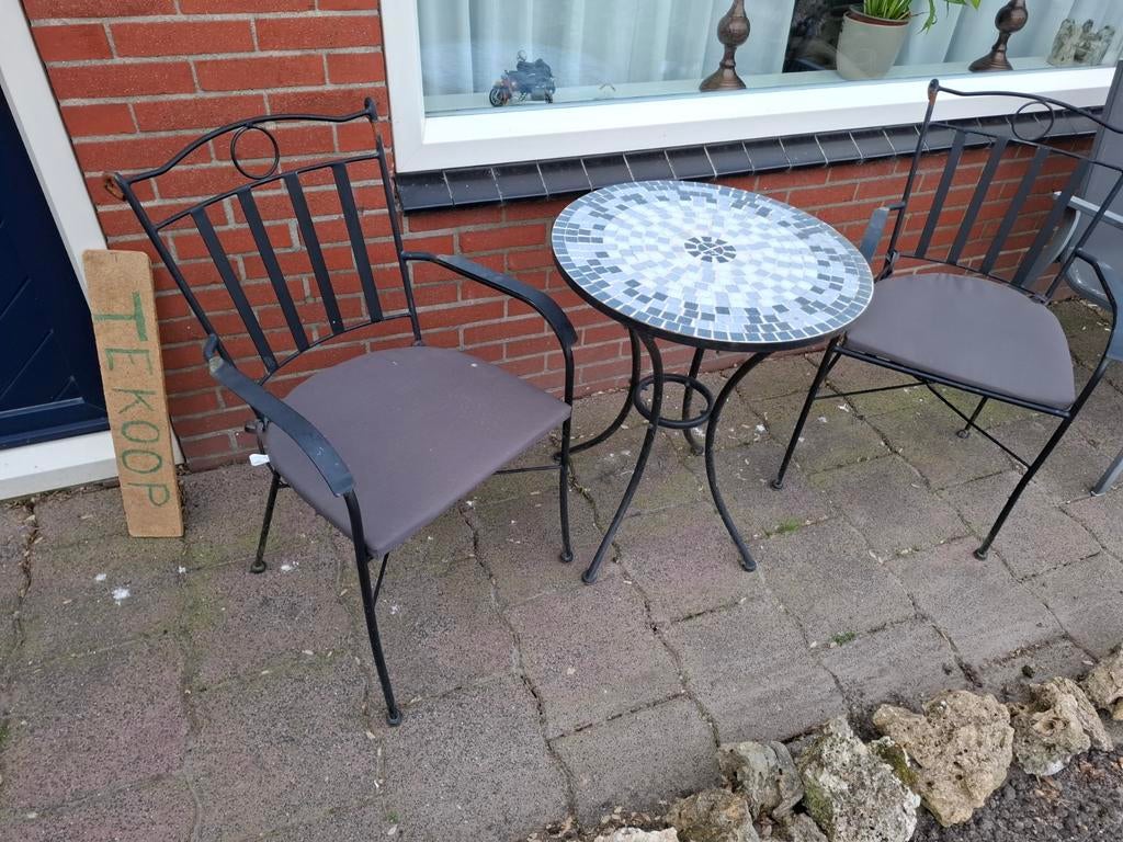 Bistro set: 2 stoelen en mozaïek tafel, Ophalen of Verzenden, Gebruikt, Overige materialen, 2 zitplaatsen