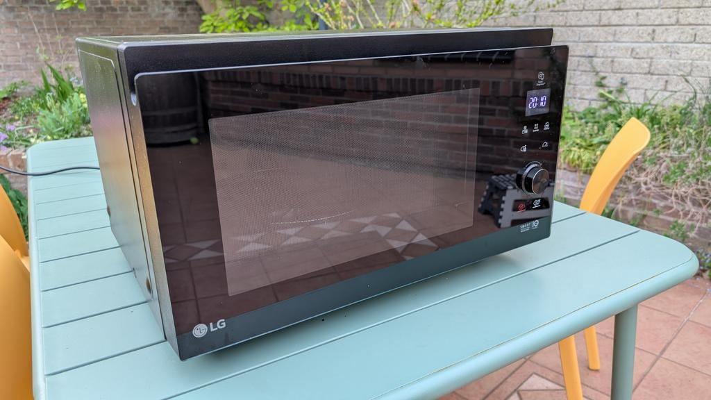 LG MJ3965BIB Combi Magnetron - Zo goed als nieuw, Ophalen, Combimagnetron, Hete lucht, Zo goed als nieuw