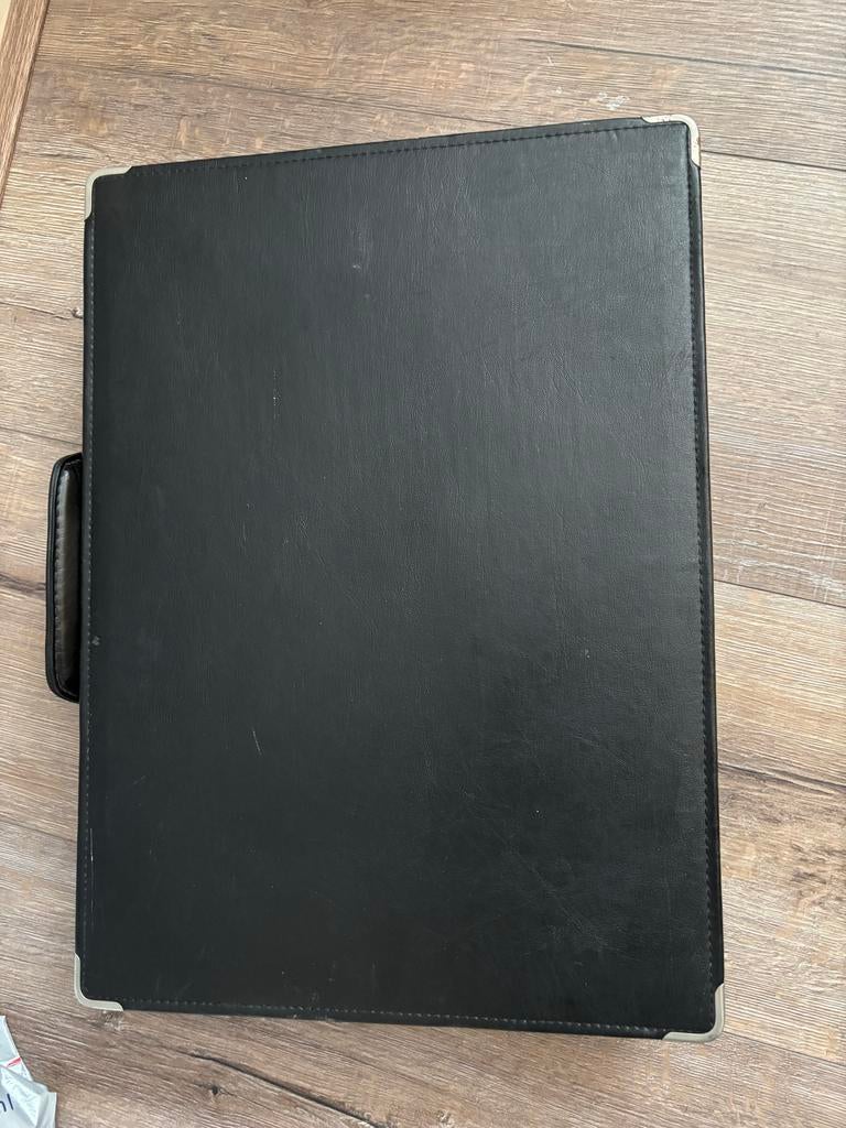 Zwart akte koffertje met sleutel, Sieraden, Tassen en Uiterlijk, Koffers, Ophalen, Overige materialen, Gebruikt, 45 tot 55 cm