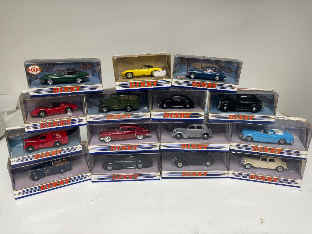 Dinky Toys 1:43 DY 15 stuks nieuw in doos €20, Ophalen of Verzenden, Nieuw, Auto, Dinky Toys
