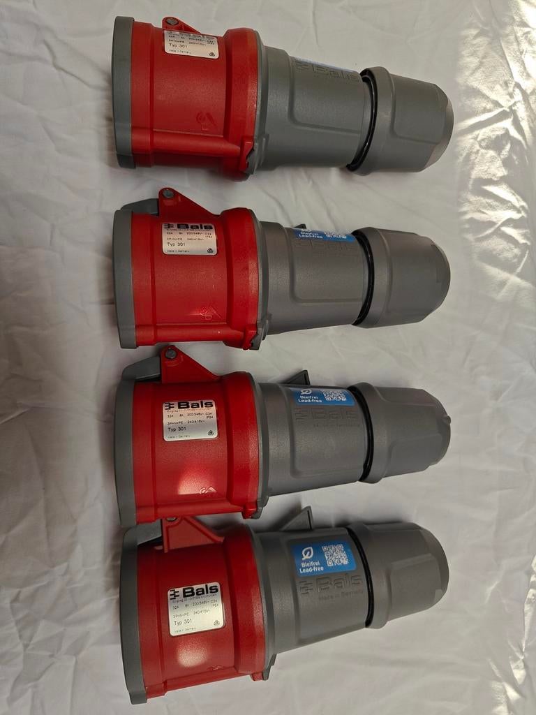 Bals contrastekker krachtstroom. 32A 3p+n+pe nieuw 4 stuks, Doe-het-zelf en Verbouw, Elektra en Kabels, Ophalen