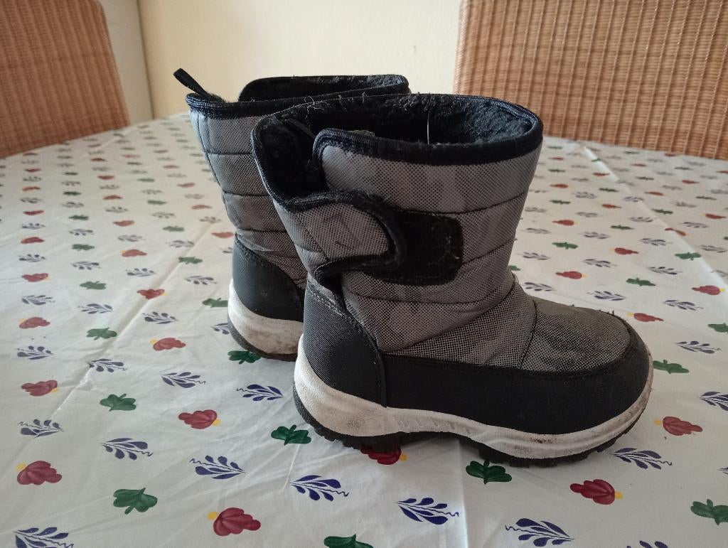 Kinder snowboots maat 27, Kinderen en Baby's, Kinderkleding | Schoenen en Sokken, Ophalen, Jongen of Meisje, Onbekend, Laarzen