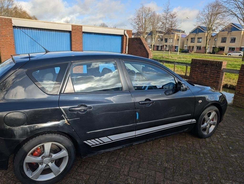 Mazda 3 1.6 Hatchback 2004 Zwart, Voorwielaandrijving, Stof, Zwart, 4 cilinders