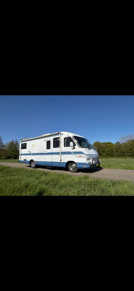 Camper Chevrolet Fleetwood, Chemisch toilet, Standaard zit, Ringverwarming, 9 tot 10 meter