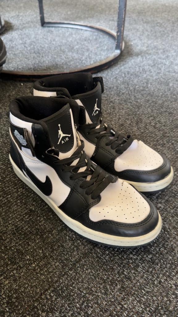 Nike Air Jordan 1 Mid Panda zwart/wit - Maat 39/40, Kleding | Dames, Schoenen, Gedragen, Sneakers of Gympen, Zwart, Ophalen of Verzenden