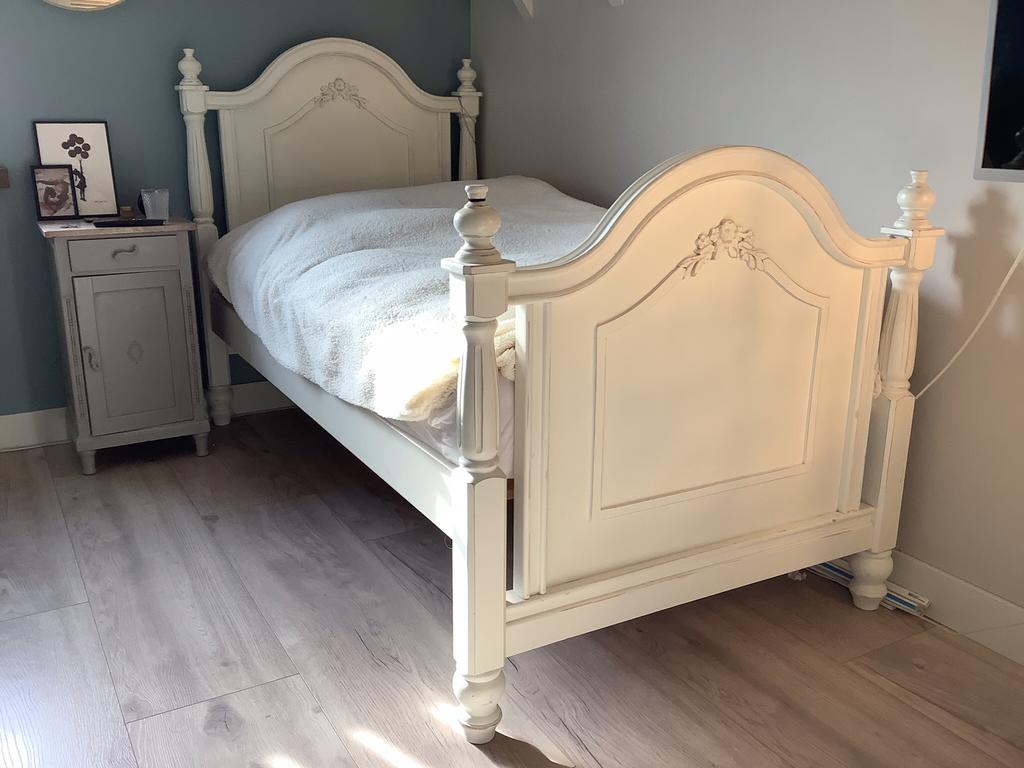Prachtig landelijk brocante bed deze week graag ophalen, Kinderen en Baby's, Kinderkamer | Bedden, 180 cm of meer, 85 tot 100 cm