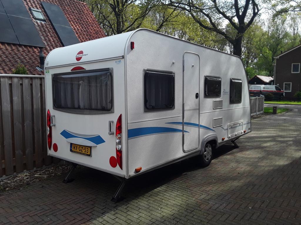 Te koop caravan  Bustner  Premio  435 TS, Caravans en Kamperen, Standaardzit, Particulier, Gascomfoor, Bürstner