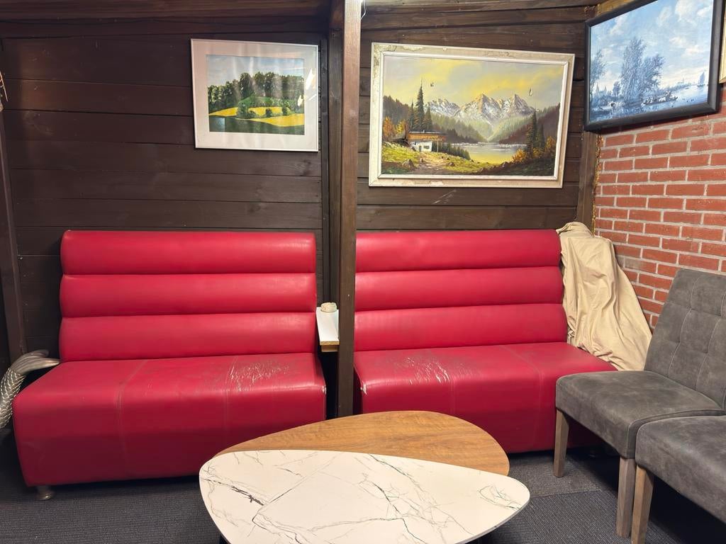 2x Rode Horeca Banken - Comfortabel en Stijlvol, Ophalen, Gebruikt