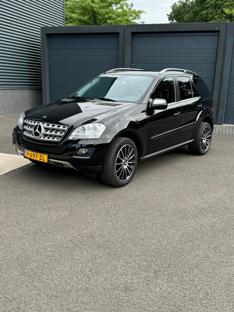 Mercedes-Benz M-Klasse 3.5 Ml350 4MATIC AUT 2009 Zwart, Auto's, Automaat, Zwart, Zwart, Leder