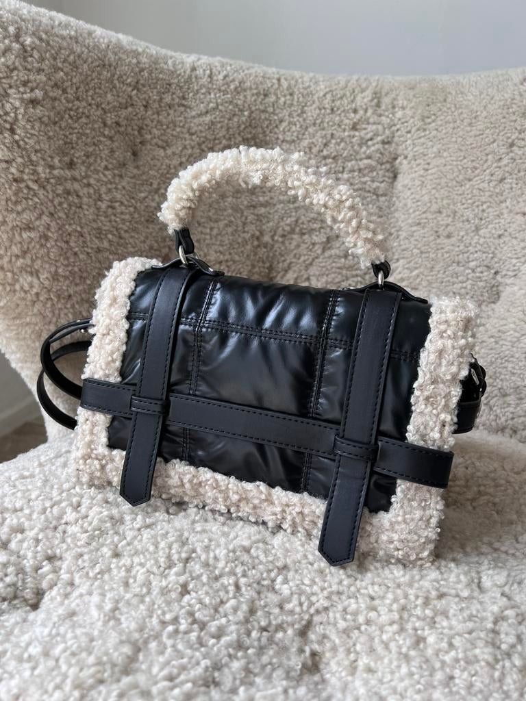 Zara schoudertas handtas zwart teddy. Als nieuw!, Verzenden, Zo goed als nieuw, Zwart, Overige merken