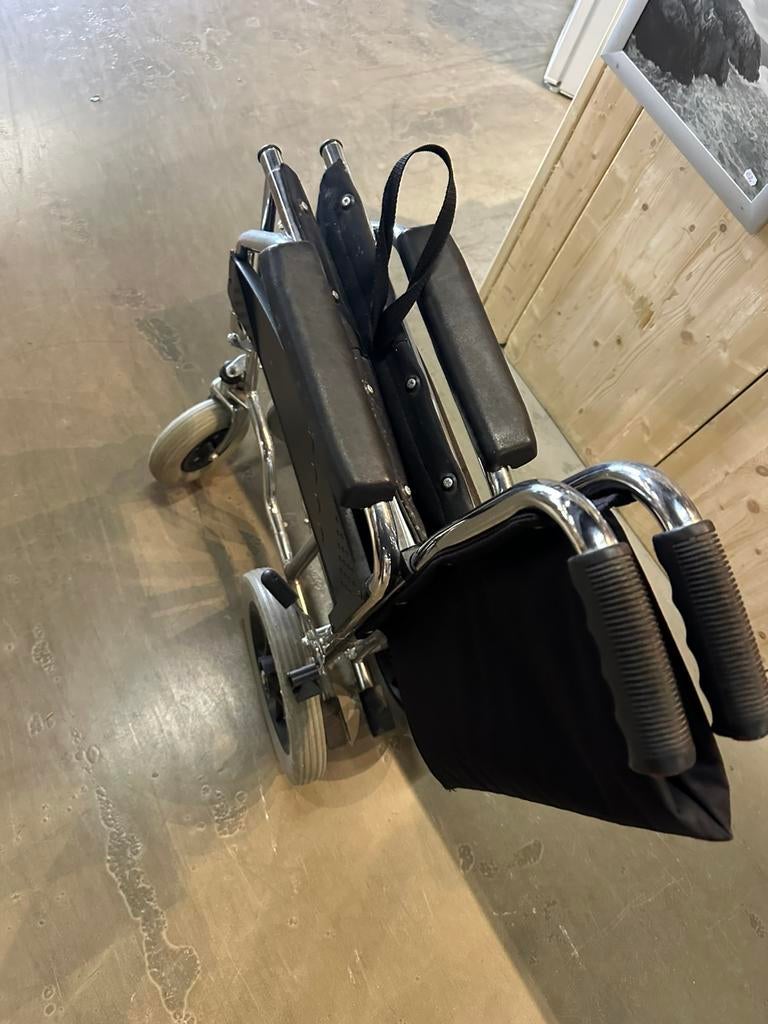 Rolstoel €60, Ophalen of Verzenden, Zo goed als nieuw, X, Duwrolstoel