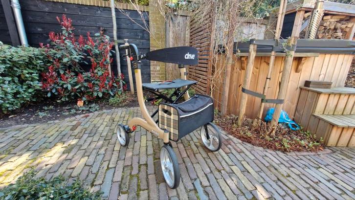 Rollator nitro drive, Diversen, Rollators, Lichtgewicht, Opvouwbaar, Ophalen