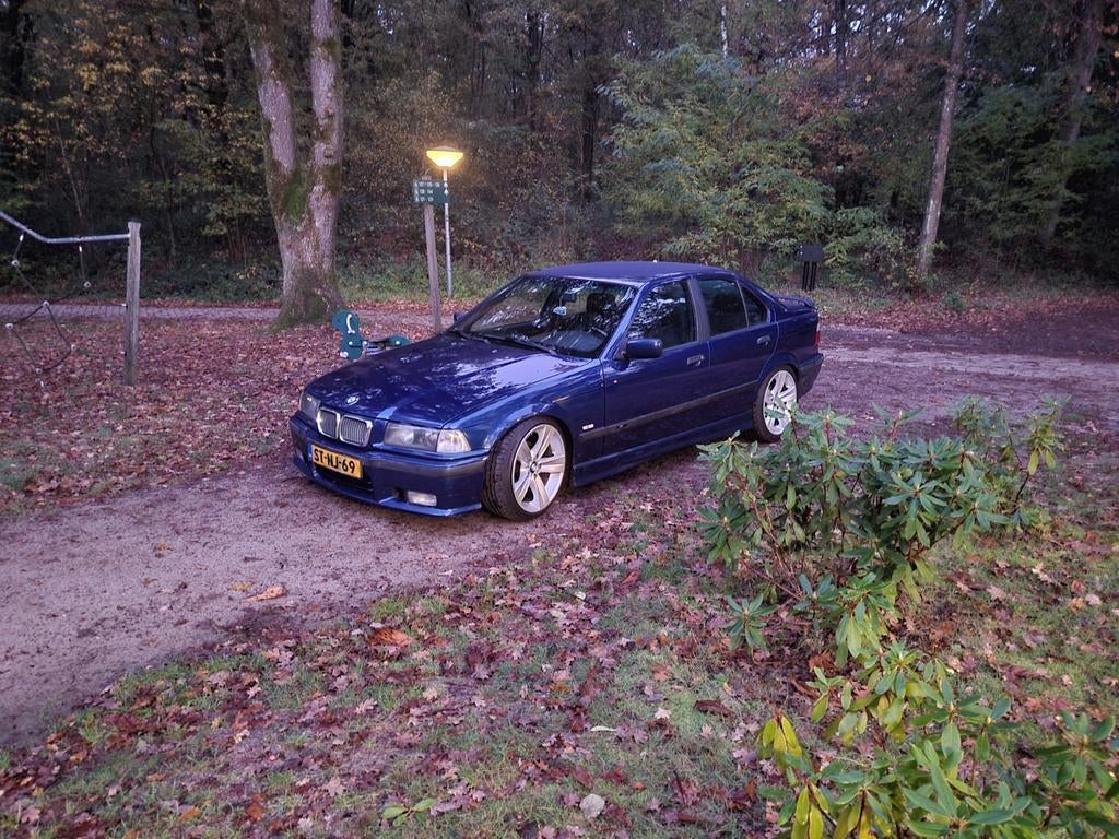 BMW 3-Serie 1.6 I 316 1998 Blauw, Auto's, BMW, 1596 cc, Achterwielaandrijving, 1250 kg, 4 cilinders
