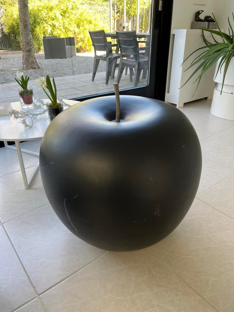 Groot object - Pop Art appel, kunststof, zwart, Ophalen