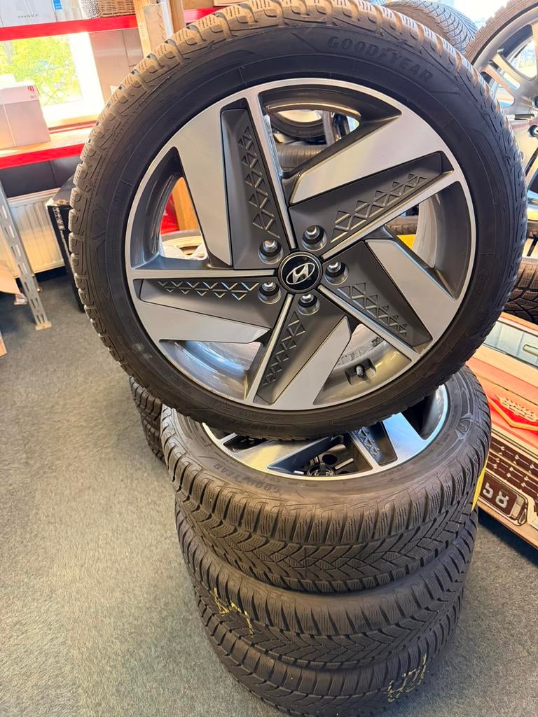 Hyundai Nexo orgineel winter set, Auto-onderdelen, Banden en Velgen, 19 inch, 245 mm, Banden en Velgen, Winterbanden