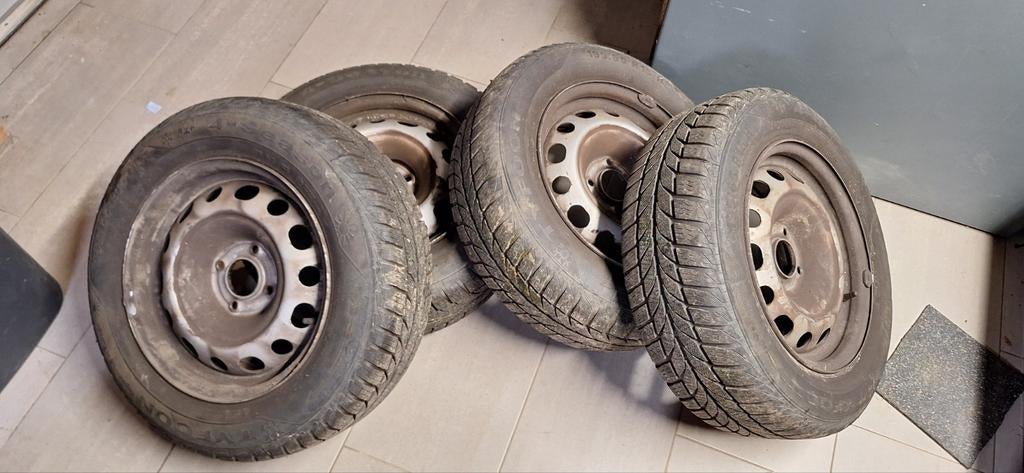 Stalen velgen met all season banden, Ophalen