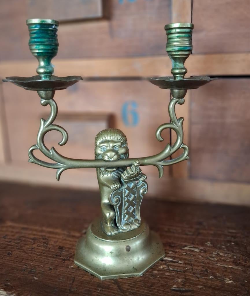 Antieke kandelaar met wapen van Amsterdam, Antiek en Kunst, Ophalen of Verzenden, Koper of Brons