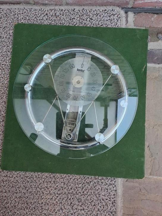 te koop een weeg schaal  ingst dia meter 35 cm, Ophalen of Verzenden, Personenweegschaal, Minder dan 10 kg
