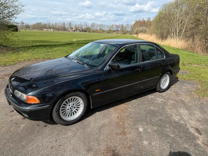 BMW 528i E39 1999 Zwart, Auto's, BMW, Particulier, 5-Serie, ABS, Airbags, Airconditioning, Centrale vergrendeling, Climate control