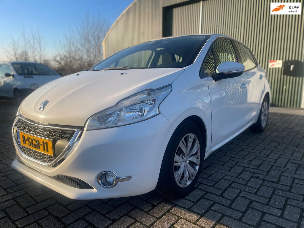 Peugeot 208 1.4 HDi Active Dealer onderhoud!/Airco/ Cruise C, Auto's, Peugeot, Voorwielaandrijving, Euro 5, Stof, Gebruikt