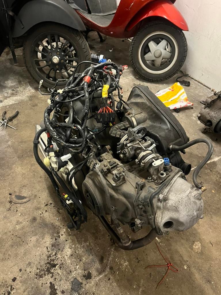 Vespa sprint e4 blok|startgarantie|compleet|, Fietsen en Brommers, Scooters | Vespa, Ophalen of Verzenden, Zo goed als nieuw, Benzine