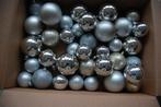 CA 38 ONBREEKBAAR  KERSTBALLEN   zilver kleur, Diversen, Kerst, Ophalen of Verzenden, Zo goed als nieuw