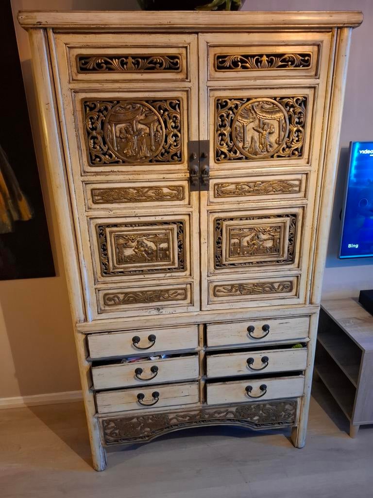 Antieke Chinese kast met houtsnijwerk, Ophalen