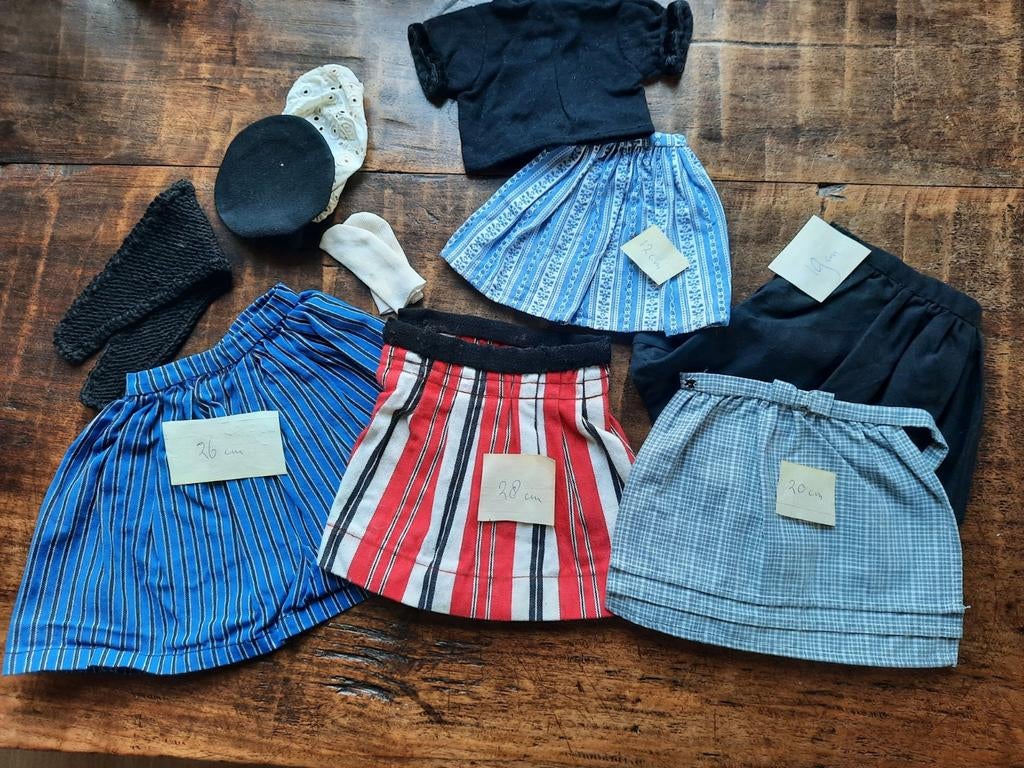 Poppenkleertjes vissers klederdracht, Ophalen of Verzenden, Gebruikt, Overige typen