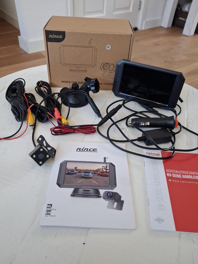 Nince Achteruitrijcamera Systeem met Monitor - Nieuw, Ophalen, Zo goed als nieuw
