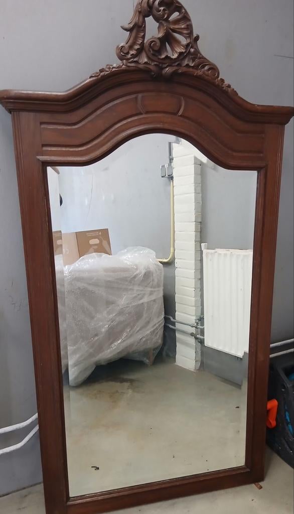 Antieke spiegel met houtsnijwerk, Antiek en Kunst, Ophalen, Rechthoekig