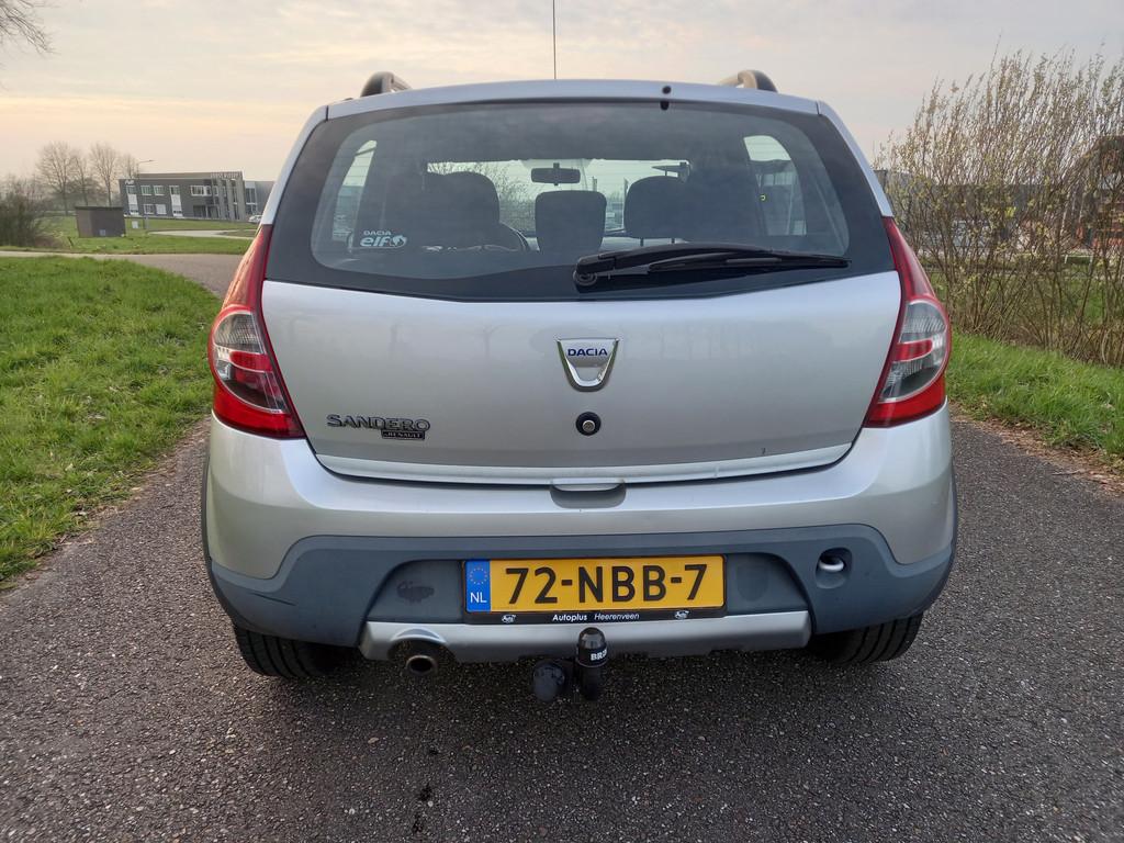 Dacia Sandero 1.6 Stepway Airco, Auto's, Dacia, Metallic lak, 4 cilinders, 1070 kg, Origineel Nederlands